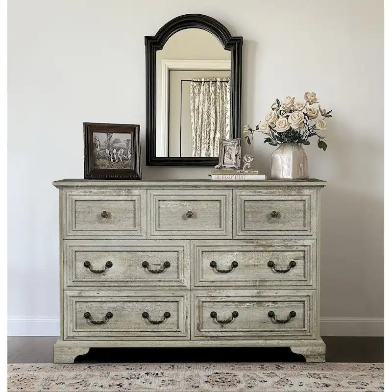 Commode 7 tiroirs en chêne ancien / style ferme marron et blanc vieilli, pour chambre et salon