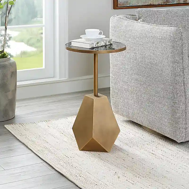 Table d'appoint géométrique en bronze antique avec plateau en verre, pièce unique