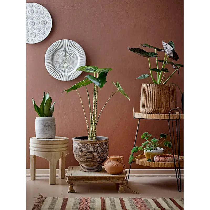 Tabouret rond en bois sculpté, naturel / marron foncé / noir, une place