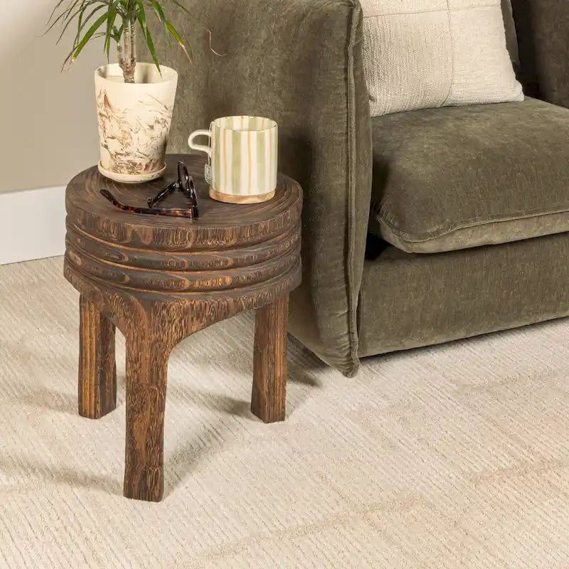 Tabouret rond en bois sculpté, naturel / marron foncé / noir, une place